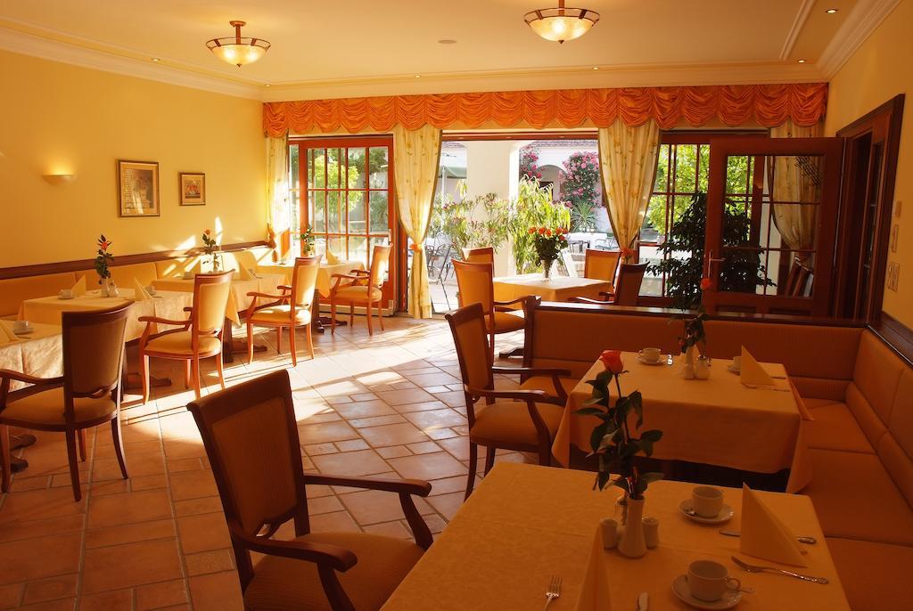 Geniesserhof Haimer - Hotel Garni Poysdorf Bagian luar foto